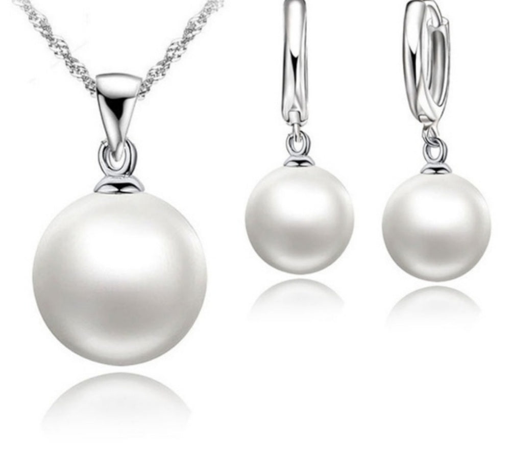 Pearl Necklace Set